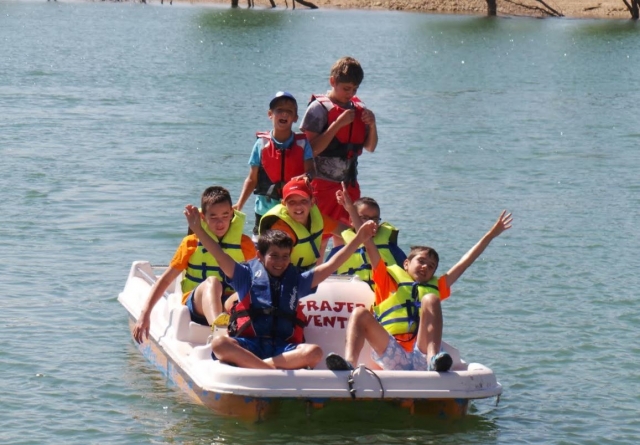 Peques compartiendo hidropedal